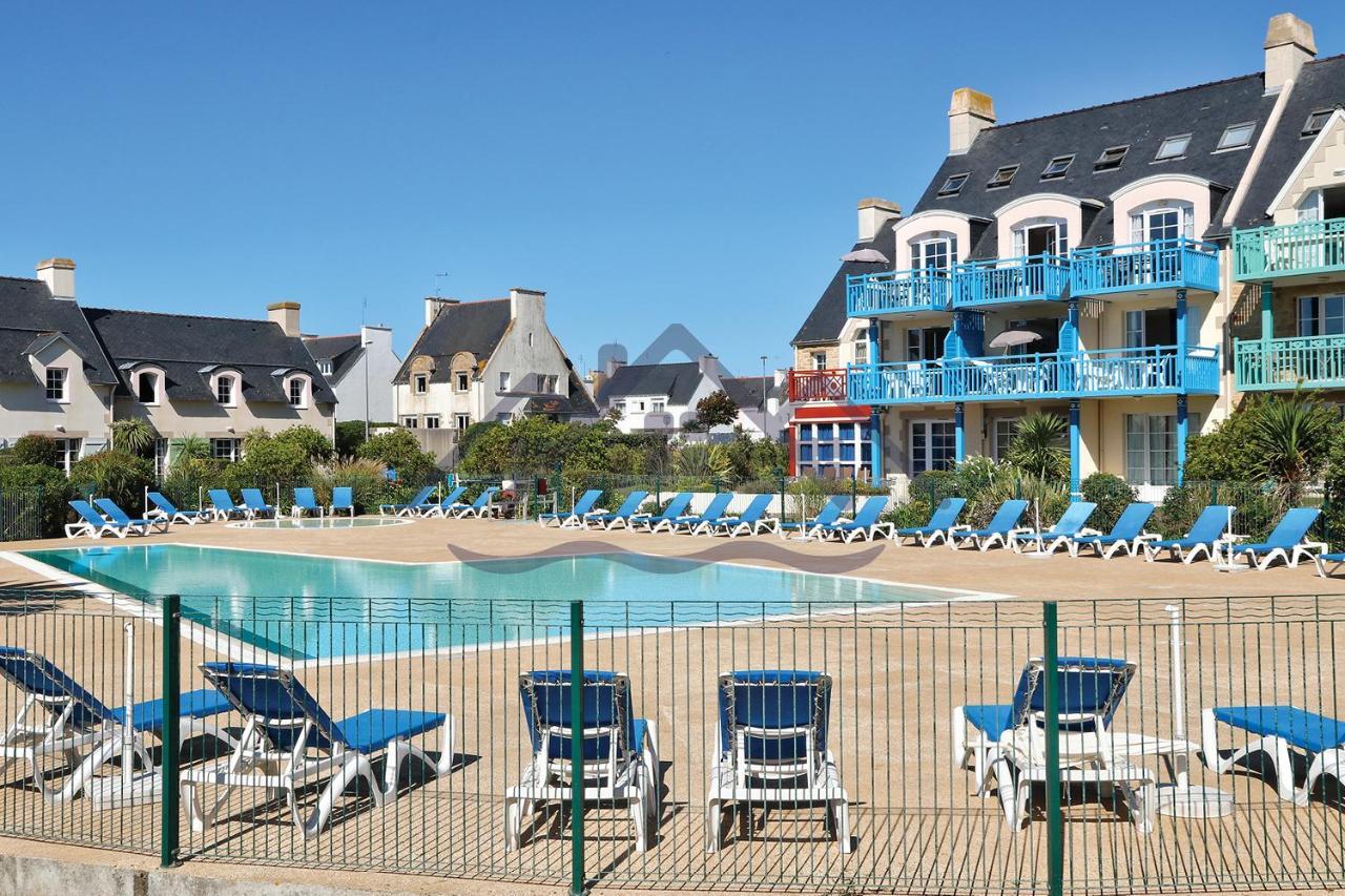 LocaLise au Guilvinec - A16 - Vue sur la mer, la piscine et le jardin - Tout à pied, plages, port, centre, commerces, marché - Wifi inclus - Animaux bienvenus - Linge de lit inclus Extérieur photo